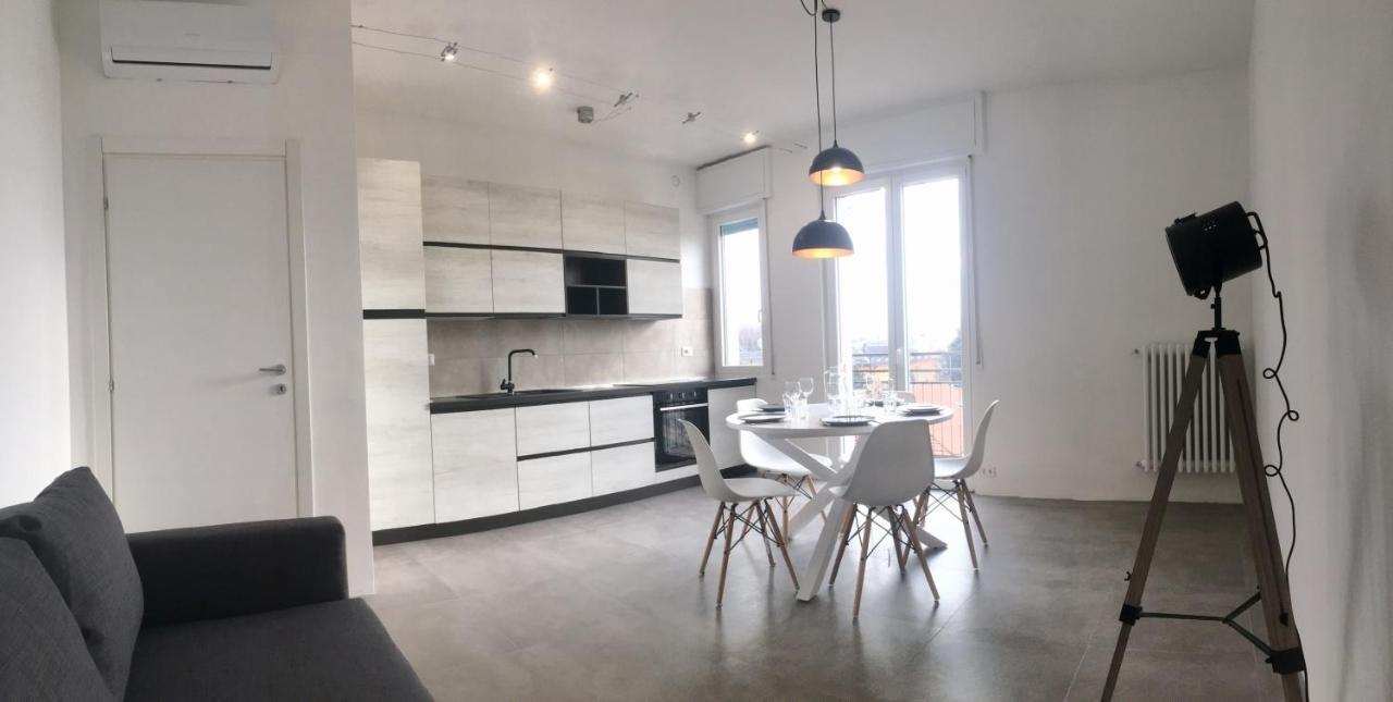 CaseOspitali - CASA LUMIERE bilo panoramico e luminoso - piano 3 NO ascensore Cernusco Sul Naviglio Esterno foto